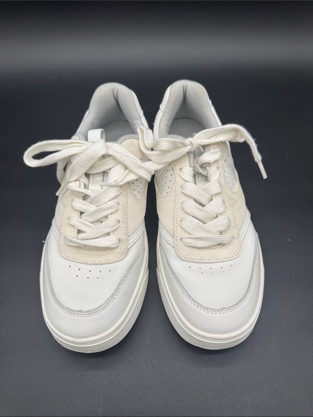 Vionic Women's Karmelle Lace up Sneaker White Leather Lace Up Size 8.5 EUC